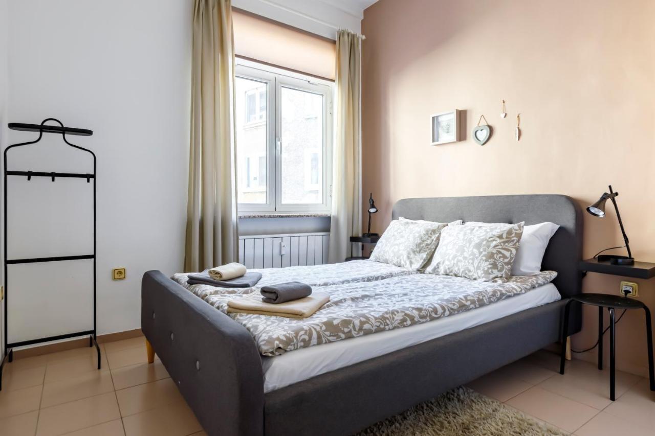 Apartment 11